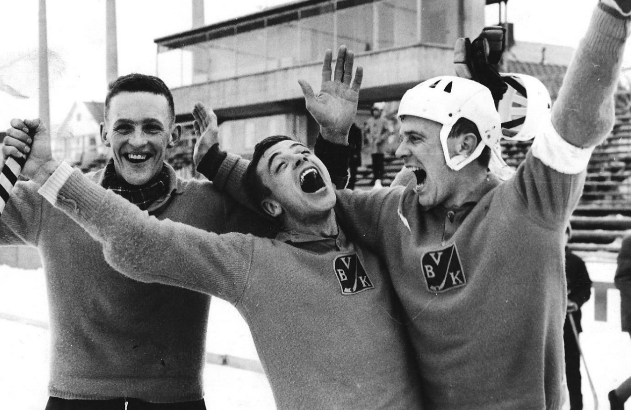 Historia och en gammal bild på Villa BK spelare